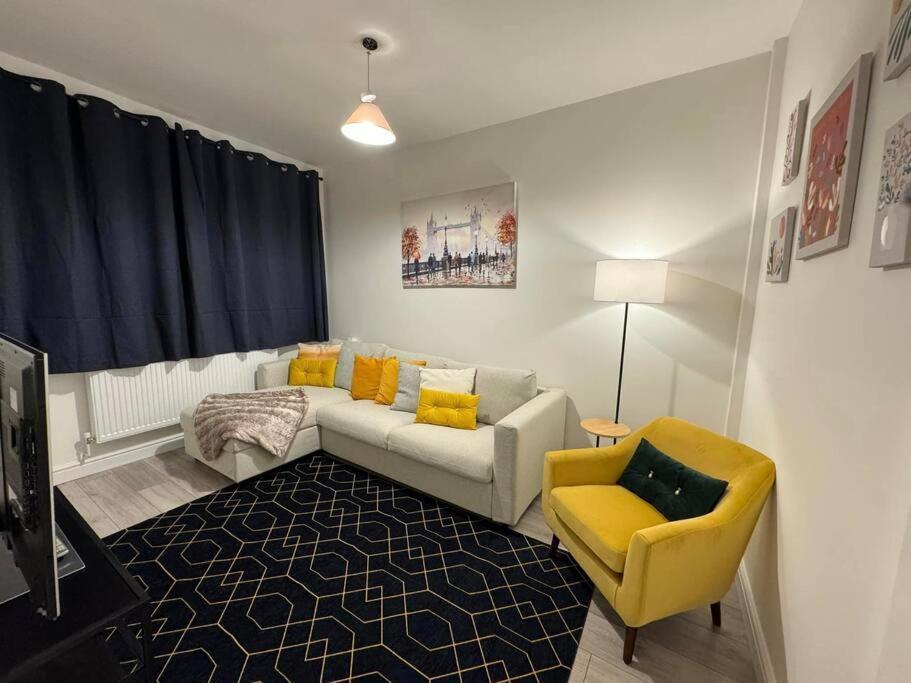 Modern 5 Bed Near Excel -Big Ben Villa ลอนดอน ภายนอก รูปภาพ